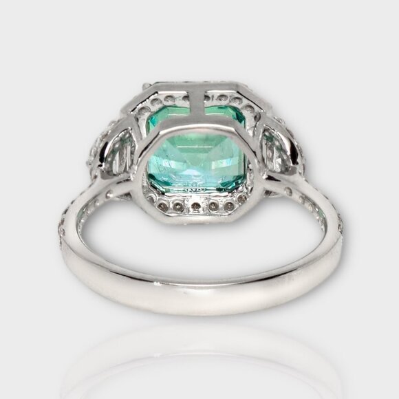 Emerald Ring - Picture 5 of 7